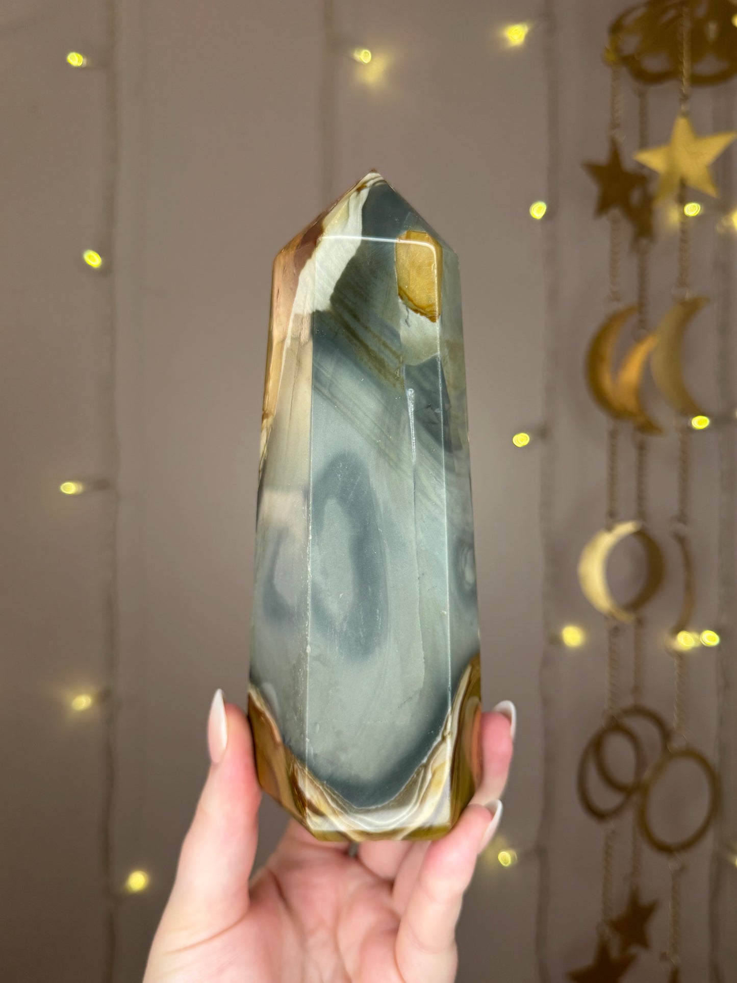 Statement Polychrome Jasper Tower