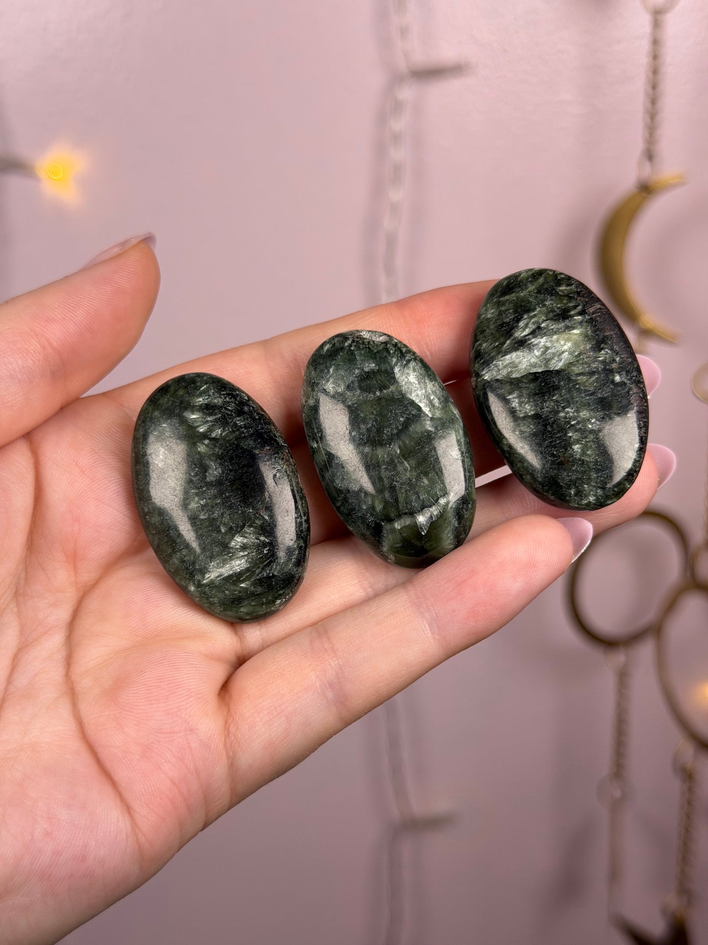 Mystery Seraphinite Palmstone