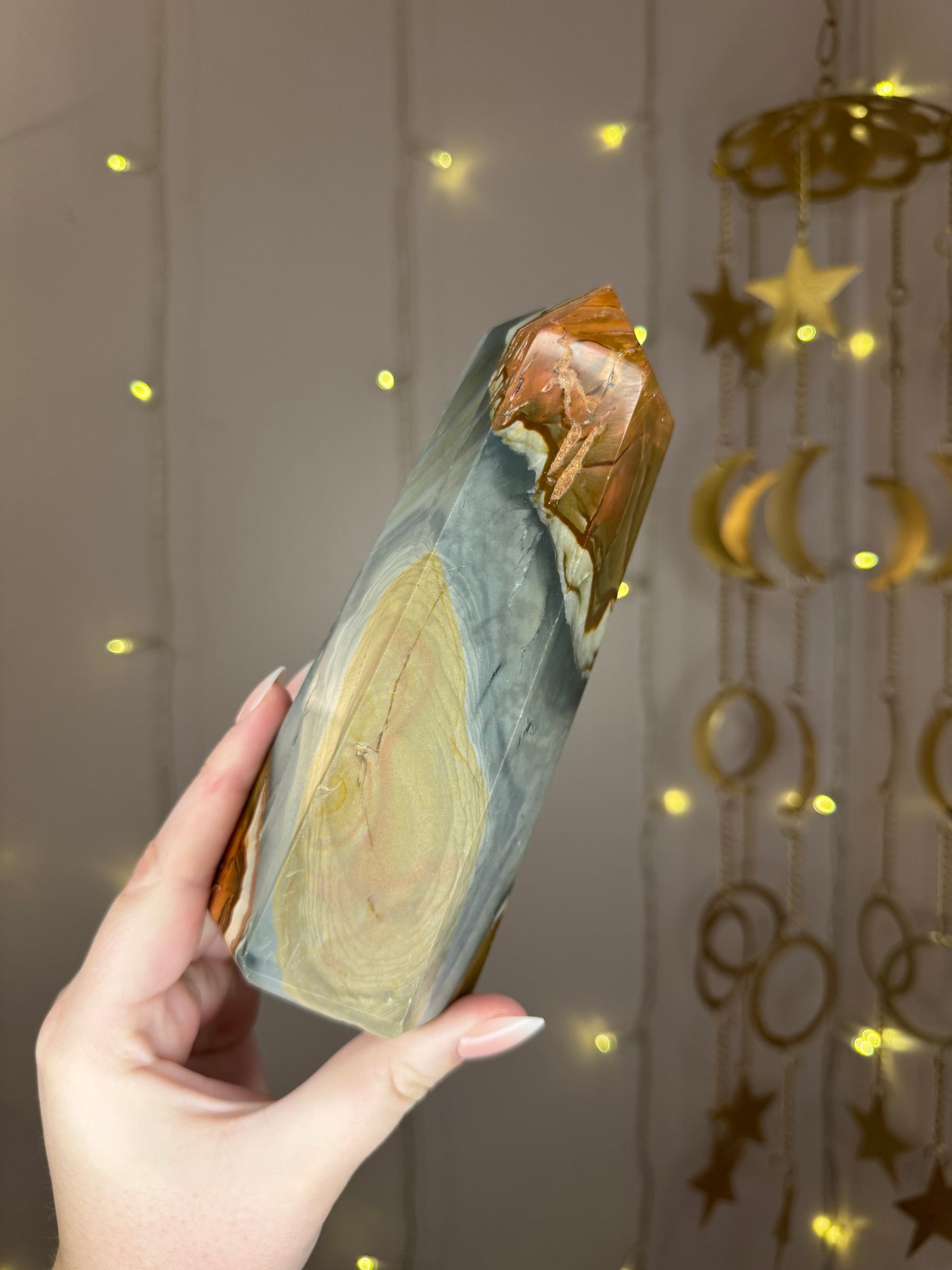 Statement Polychrome Jasper Tower
