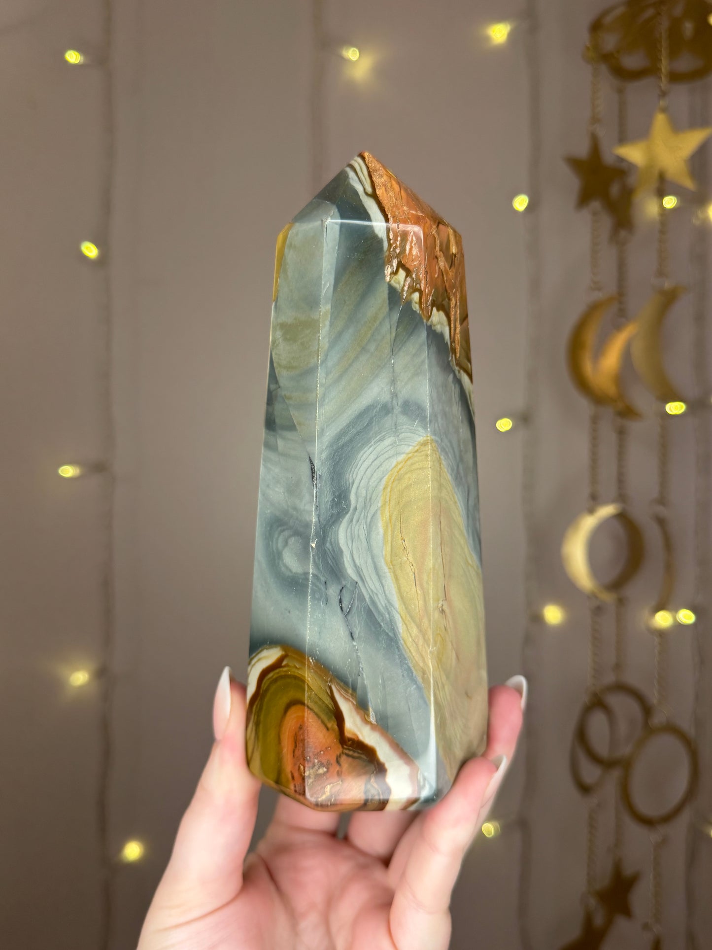 Statement Polychrome Jasper Tower