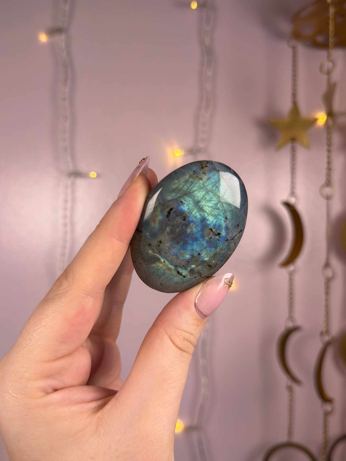 Labradorite Palmstone A (blue/green)