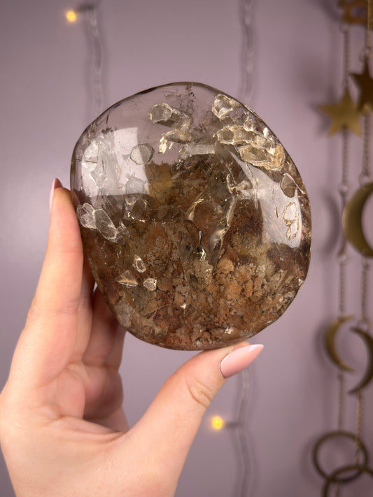 Big Brown/Beige/Red Garden Quartz Lens w/ Intruding Points