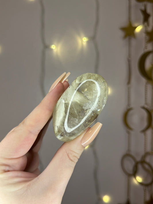 Shimmery White Garden Quartz Lens 28