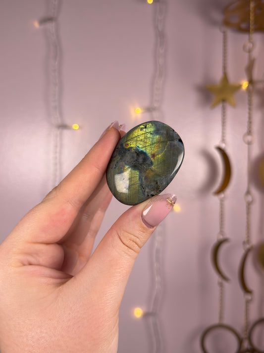 Labradorite Palmstone C (yellow/green)