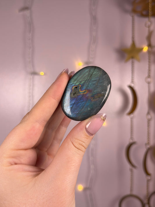 Labradorite Palmstone E (silvery blue/green)