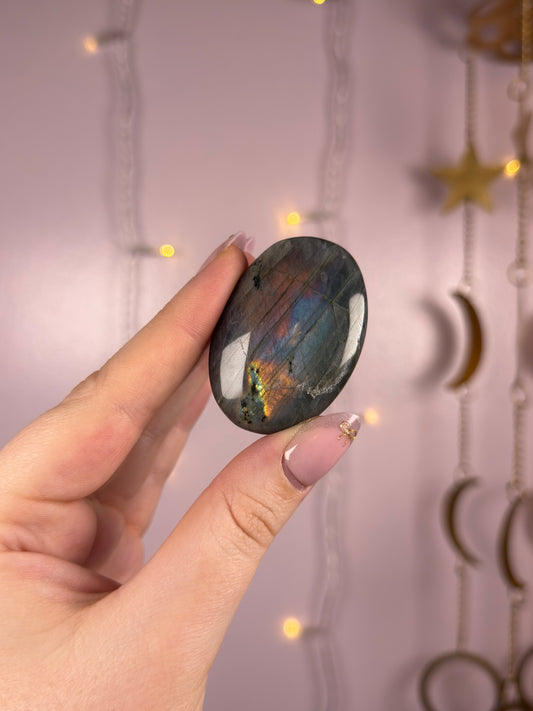 Labradorite Palmstone H (blue/green/pink/purple)
