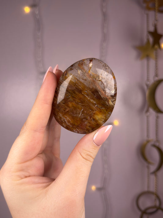 Red/Yellow Amphibole Quartz Lens