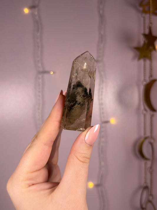 Funky Black & Grey Garden Quartz Tower