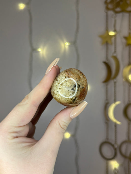 White/Red Garden Quartz Lens 22