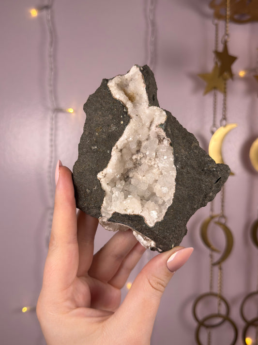 Columnar Calcite in Matrix