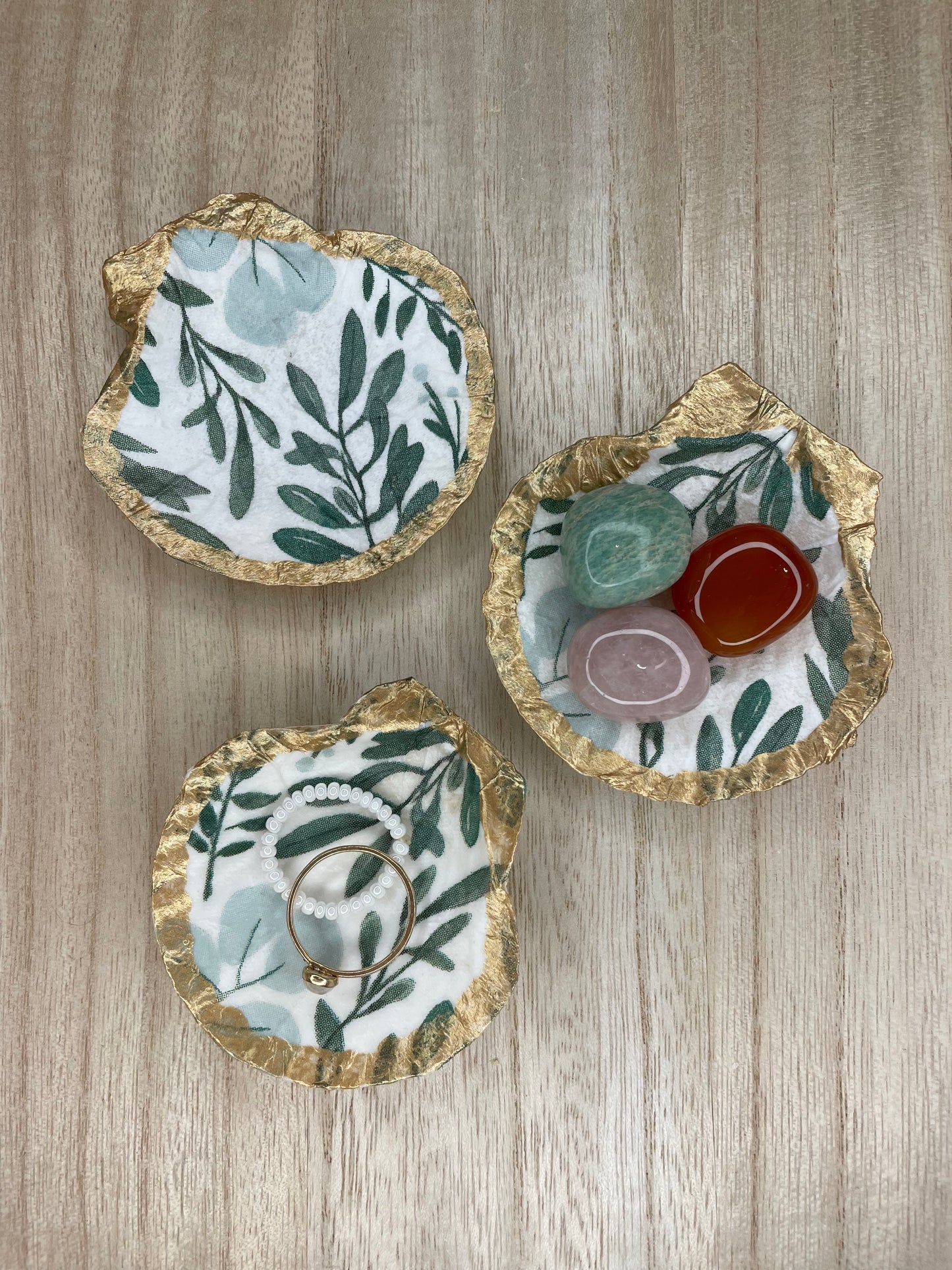 Cute Greenery Shell Dish