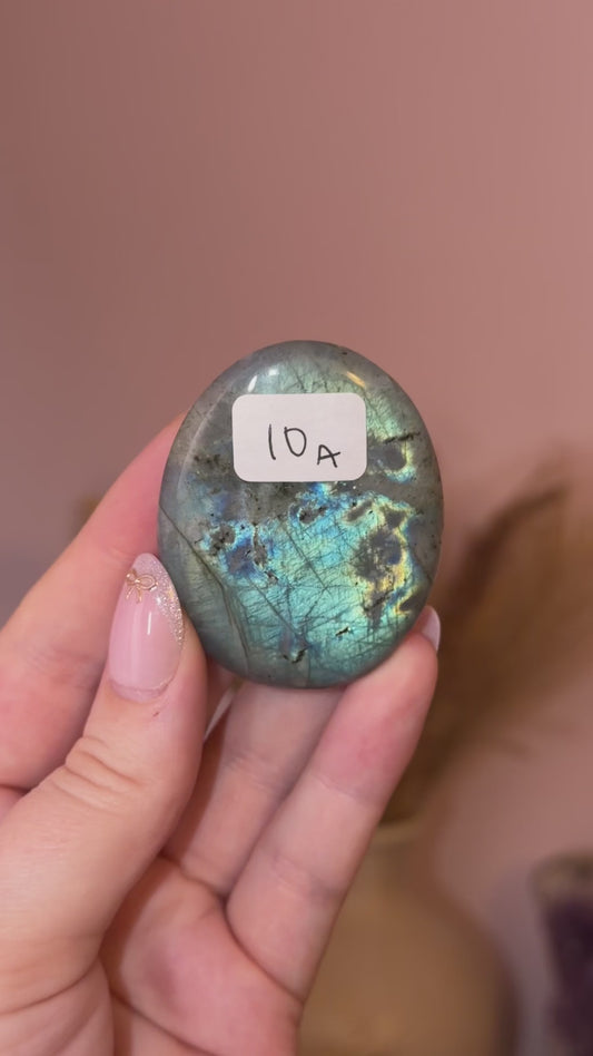 Labradorite Palmstone A (blue/green)