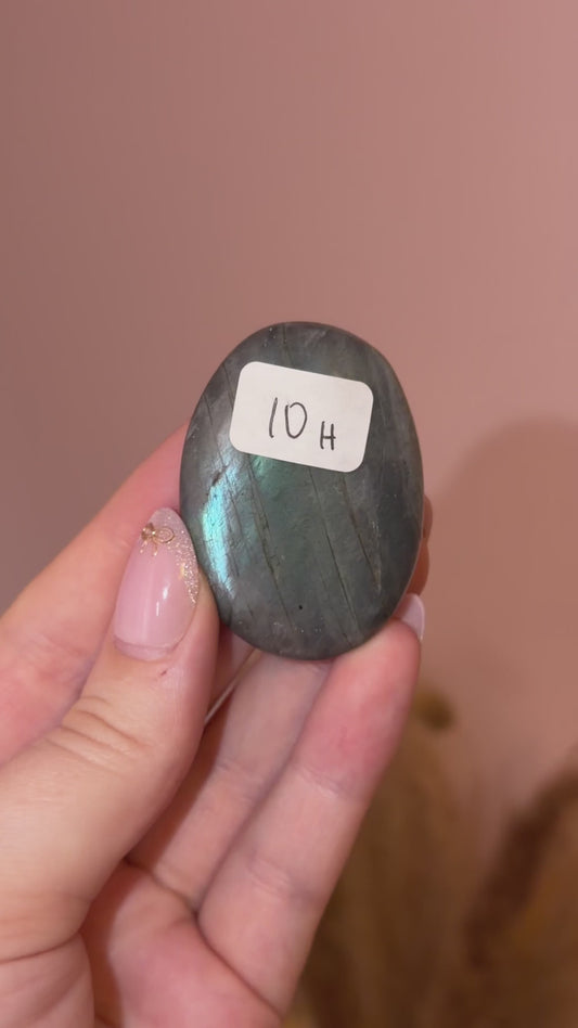 Labradorite Palmstone H (blue/green/pink/purple)